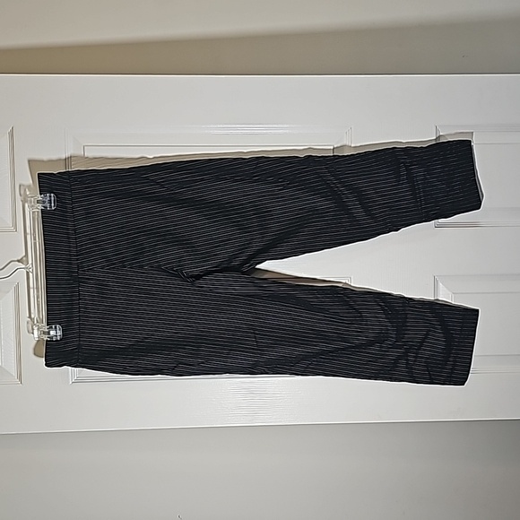 Alfred Dunner Petite Office Pinstripe Pull On Pants Petite Size 10P - Picture 3 of 8